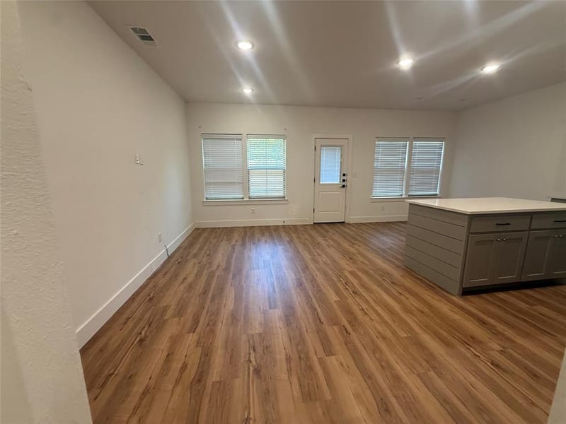 905 E 10th Street, Bonham TX 75418 - Photo 2