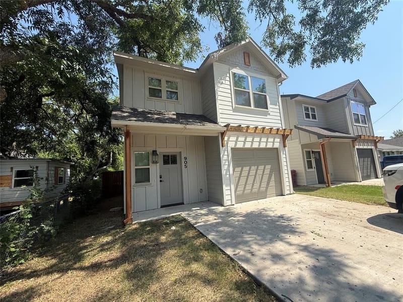 905 E 10th Street, Bonham TX 75418