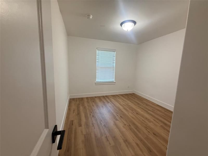 905 E 10th Street, Bonham TX 75418 - Photo 9
