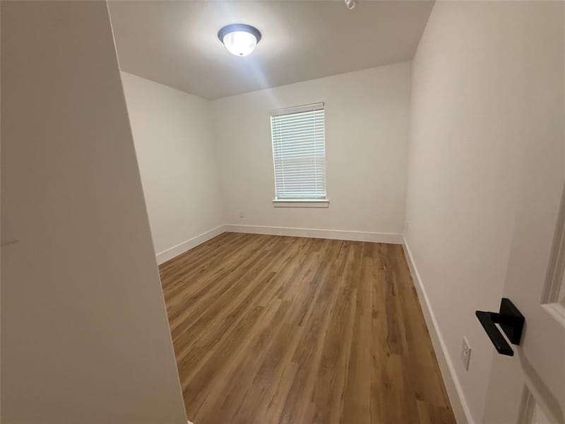 905 E 10th Street, Bonham TX 75418 - Photo 11