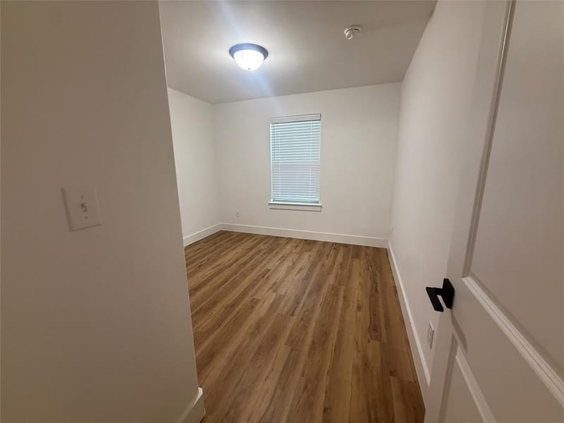 905 E 10th Street, Bonham TX 75418 - Photo 8