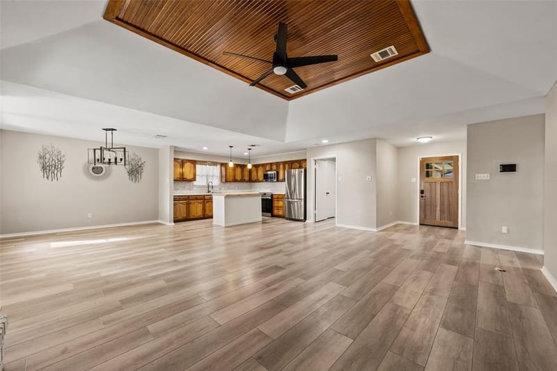 209 Bonham Drive, Hewitt TX 76643 - Photo 6