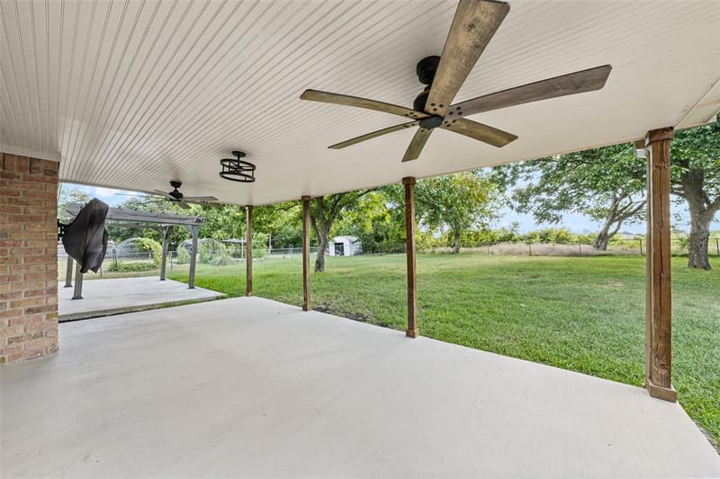 209 Bonham Drive, Hewitt TX 76643 - Photo 16