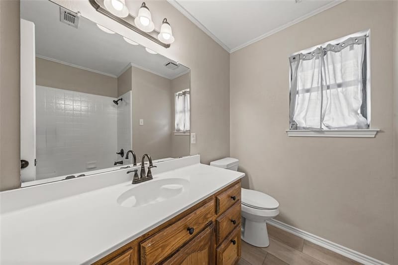 209 Bonham Drive, Hewitt TX 76643 - Photo 9