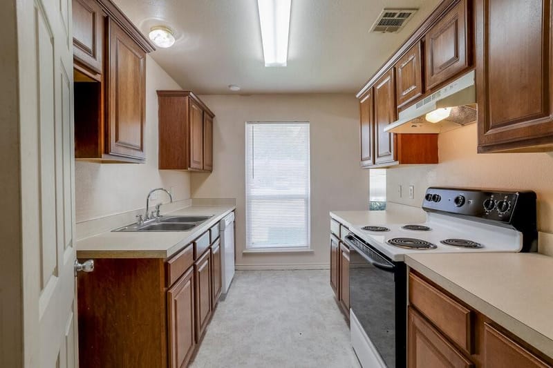113 Oak Wood Lane, Kennedale TX 76060 - Photo 6