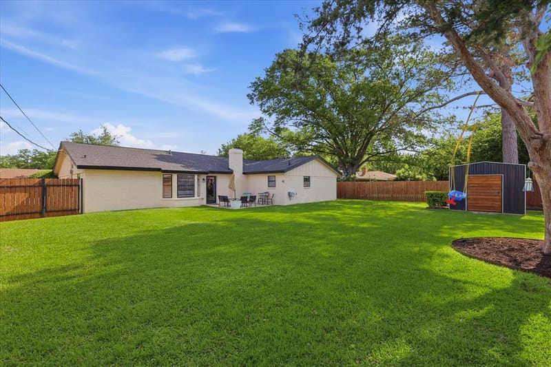 217 E Louella Drive, Hurst TX 76054