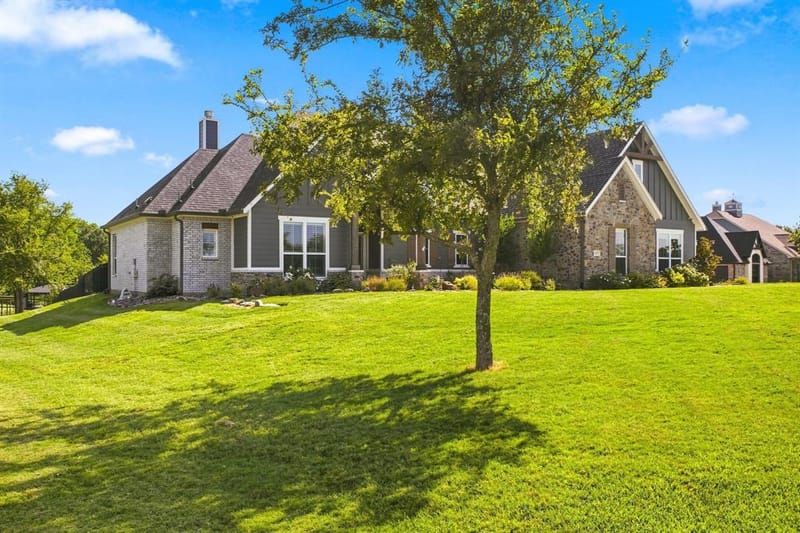 215 Tonkawa Trail, Corsicana TX 75109 - Photo 2