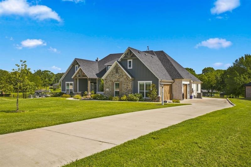 215 Tonkawa Trail, Corsicana TX 75109 - Photo 3