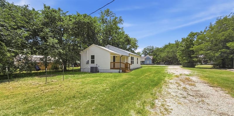 108 N Main Street, Sadler TX 76264 - Photo 15