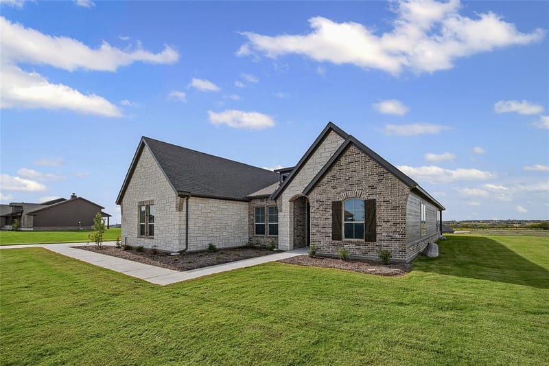 156 Hillview Trail, Decatur TX 76234 - Photo 4