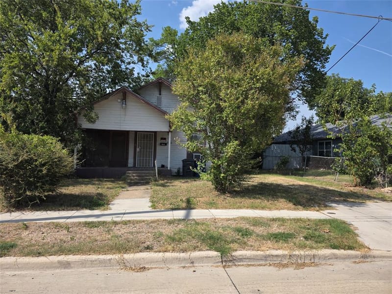 1715 Shaw Street, Dallas TX 75212