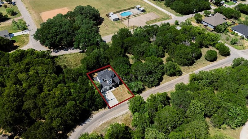 5511 Black Pine Circle, Granbury TX 76048 - Photo 36