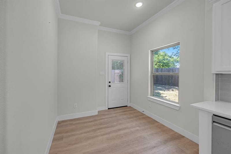 5511 Black Pine Circle, Granbury TX 76048 - Photo 10