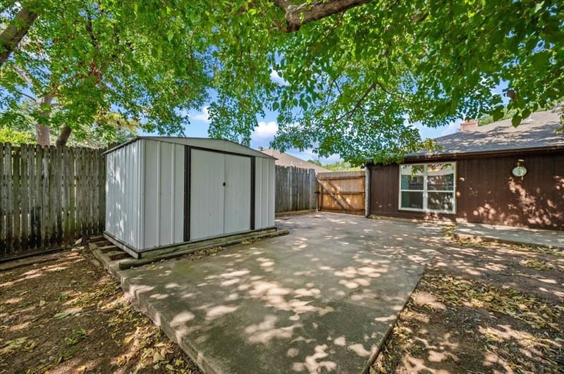 814 Rock Creek Drive, Euless TX 76039 - Photo 27