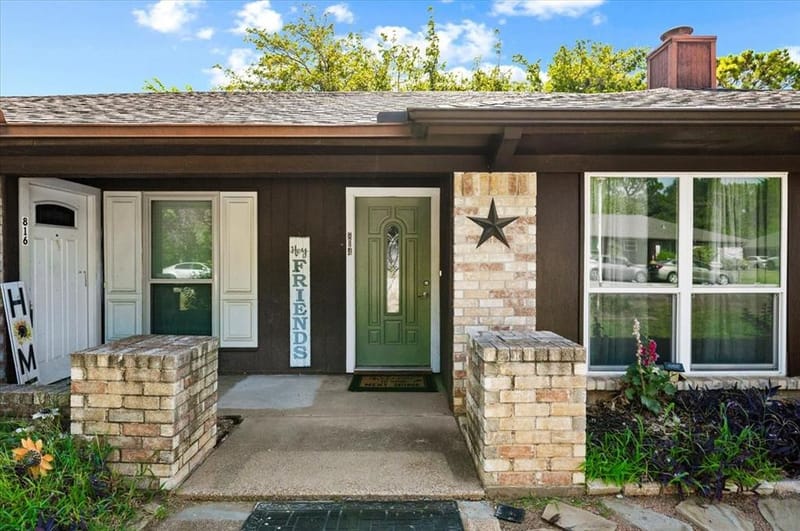 814 Rock Creek Drive, Euless TX 76039 - Photo 6