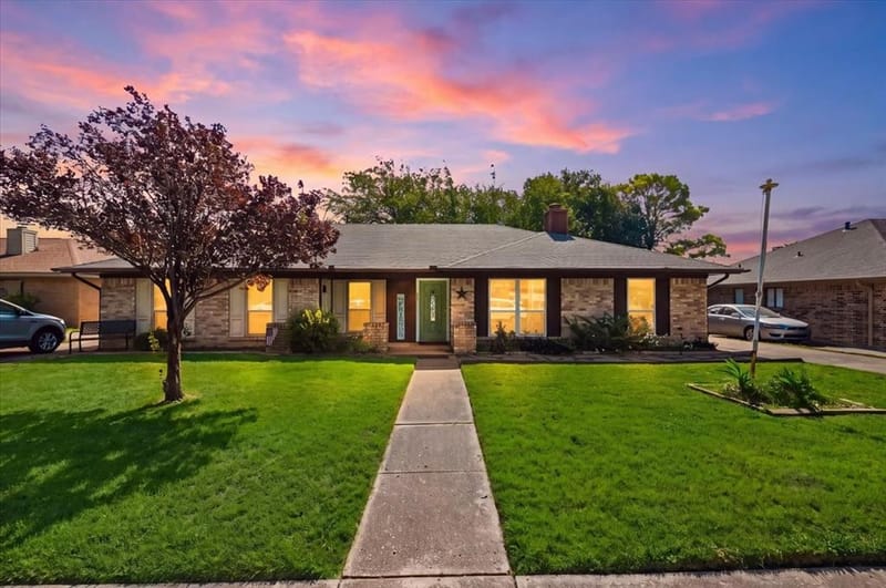 814 Rock Creek Drive, Euless TX 76039