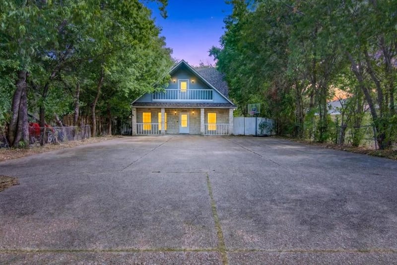 1920 S 15th Street, Waco TX 76706