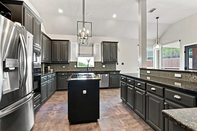 512 Coventry Drive, Grapevine TX 76051 - Photo 5