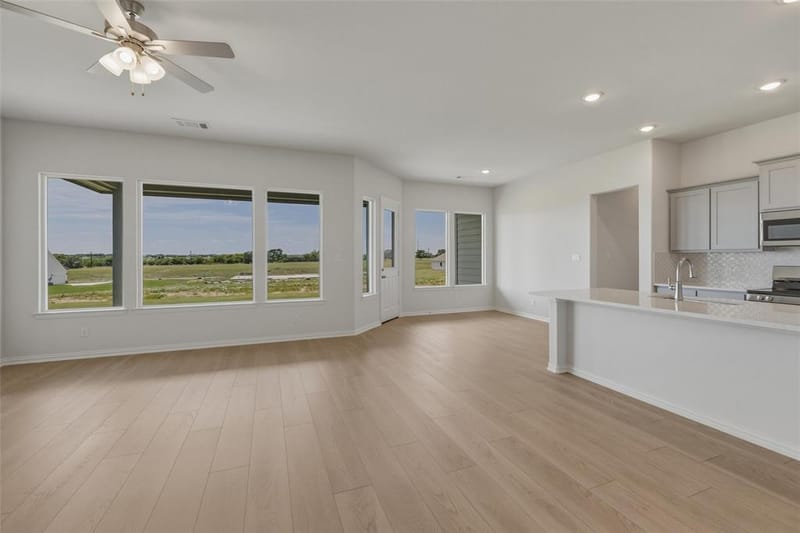136 Hillview Trail, Decatur TX 76234 - Photo 6