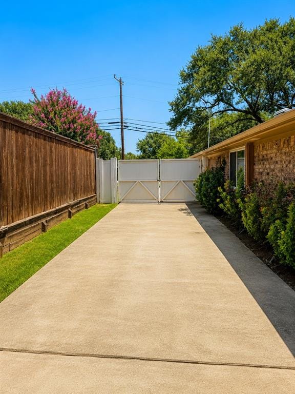 3313 Lakeview Drive, Grapevine TX 76051 - Photo 6