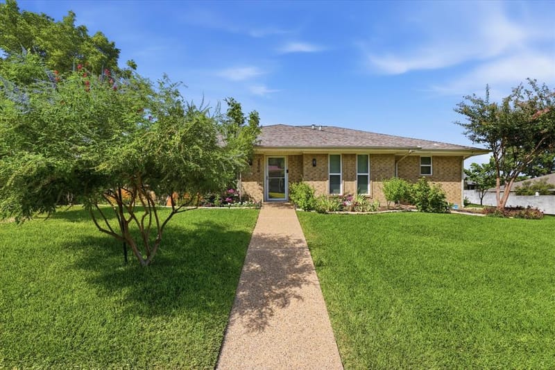 3506 Valley View Lane, Garland TX 75043