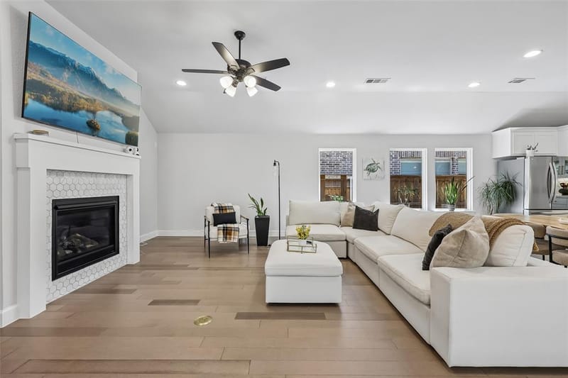 8513 Melrose, The Colony TX 75056 - Photo 2