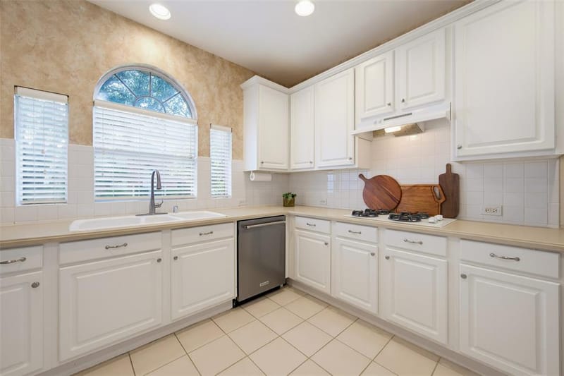 8017 Ashby Court, Plano TX 75025 - Photo 8
