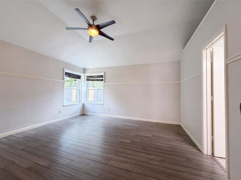 2831 Red Oak Drive, Grand Prairie TX 75052 - Photo 4
