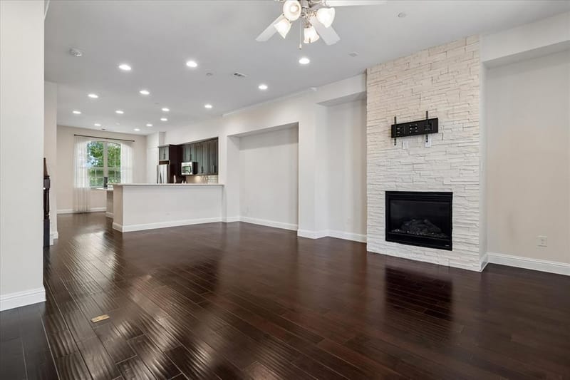559 W Royal Lane, Irving TX 75039 - Photo 6