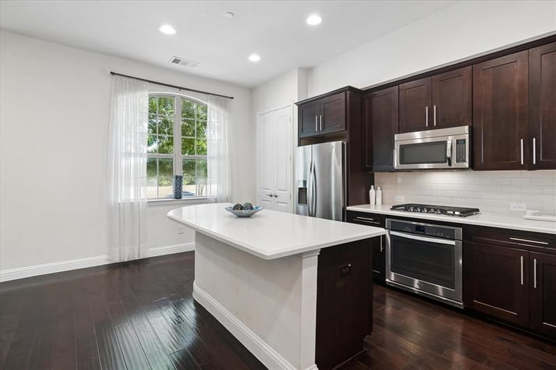 559 W Royal Lane, Irving TX 75039 - Photo 14