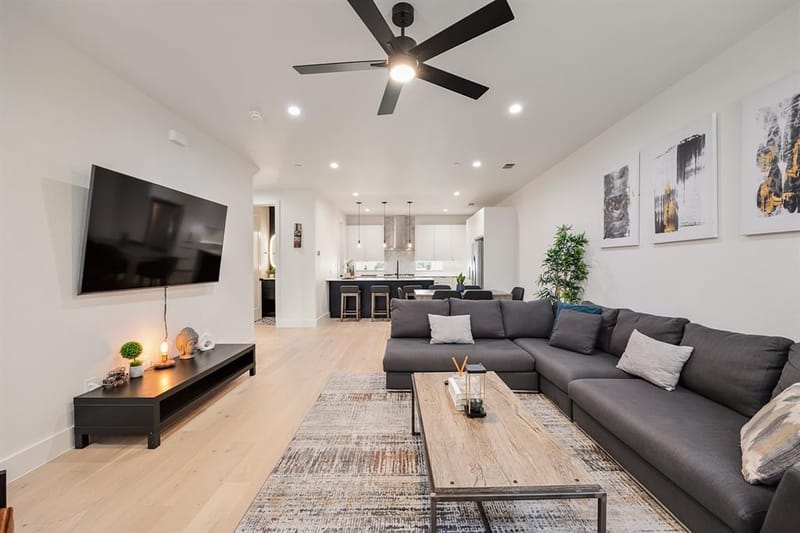 1141 N Madison Avenue # 105, Dallas TX 75208 - Photo 2