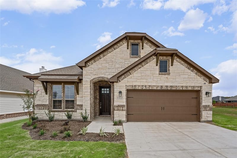 1312 Frio Drive, Springtown TX 76082 - Photo 2