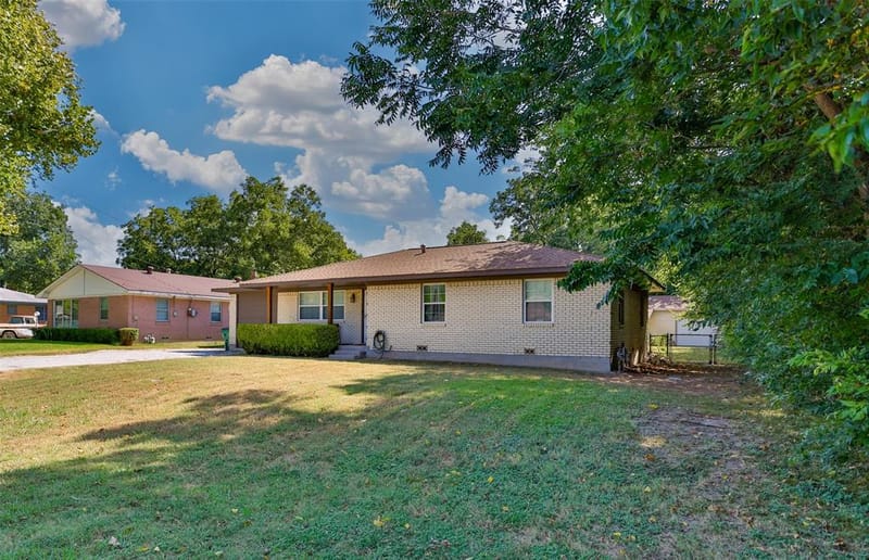 1634 Old Denton Road, Gainesville TX 76240