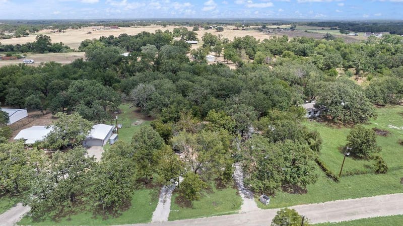 139 Rommel Court, Springtown TX 76082