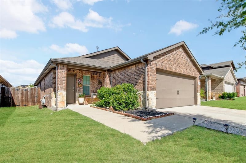 2706 Blackbuck Court, Crandall TX 75114 - Photo 2
