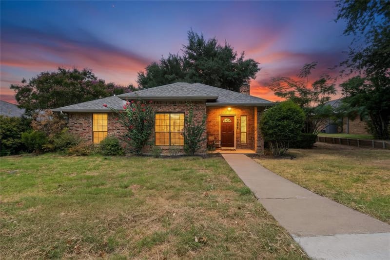 1006 Ridgeview, Carrollton TX 75007