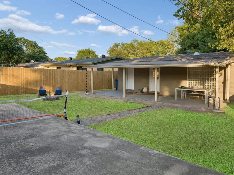 9745 Ash Creek Drive, Dallas TX 75228 - Photo 17