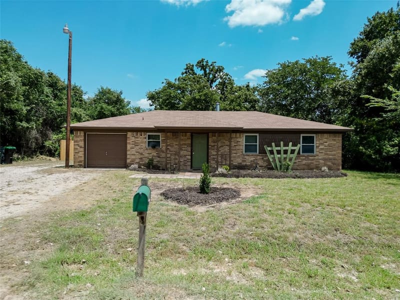 312 Birchwood Street, Azle TX 76020