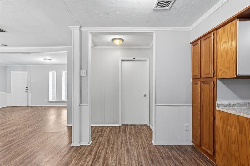 417 Lakeside Drive, Irving TX 75062 - Photo 8