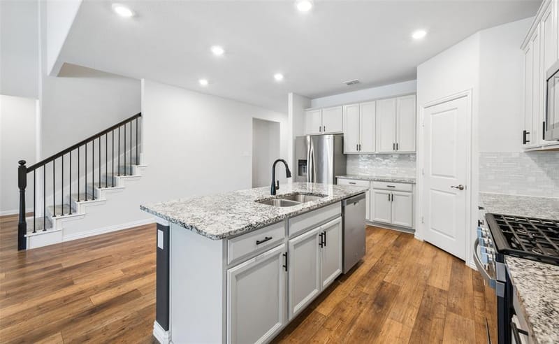 10105 Lakemont Drive, Fort Worth TX 76131 - Photo 9