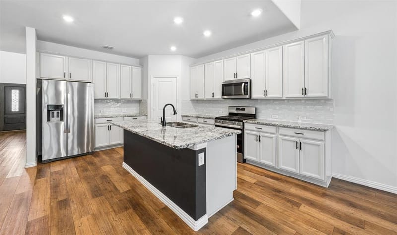 10105 Lakemont Drive, Fort Worth TX 76131 - Photo 8