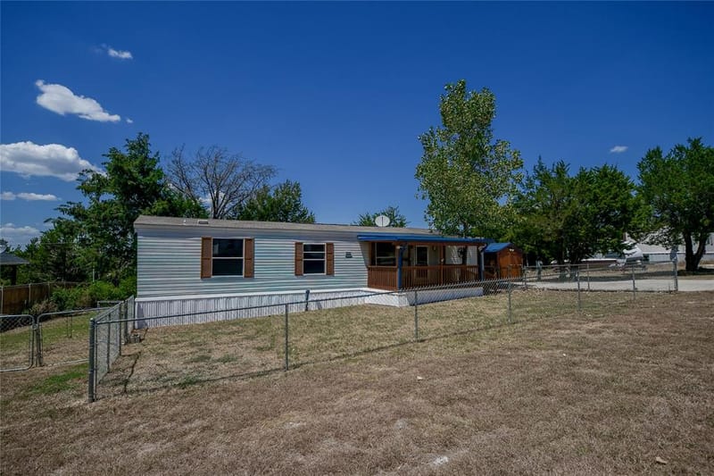 912 Pease River Drive, Granbury TX 76048 - Photo 37