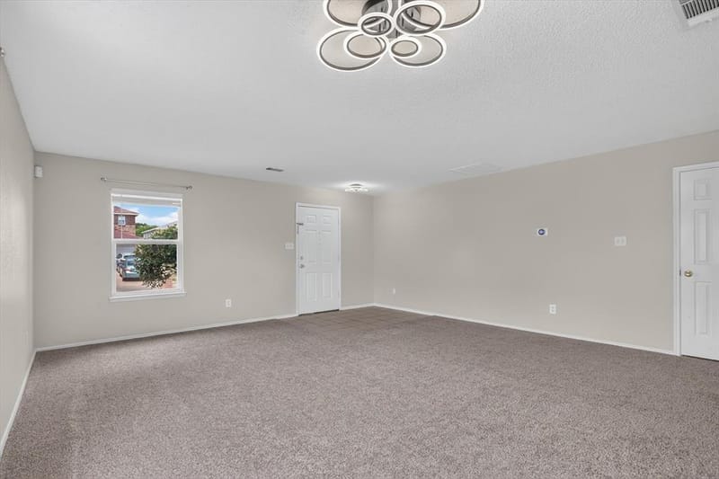 2427 Arroyo Springs Drive, Grand Prairie TX 75052 - Photo 6