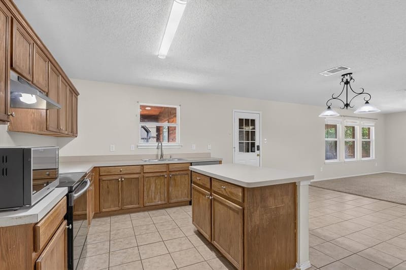 2427 Arroyo Springs Drive, Grand Prairie TX 75052 - Photo 16
