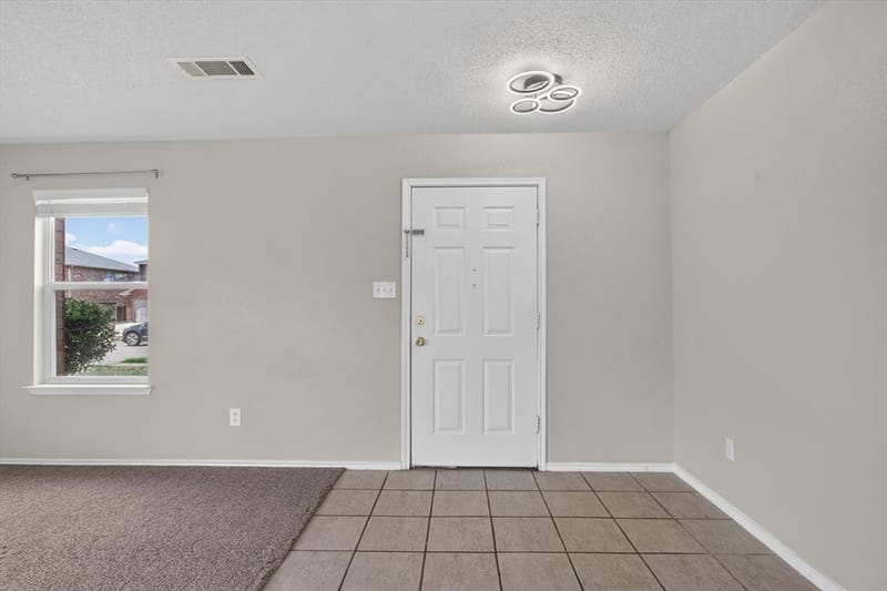 2427 Arroyo Springs Drive, Grand Prairie TX 75052 - Photo 3