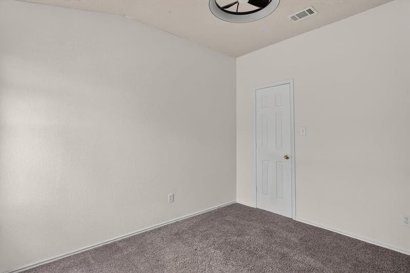 2427 Arroyo Springs Drive, Grand Prairie TX 75052 - Photo 32