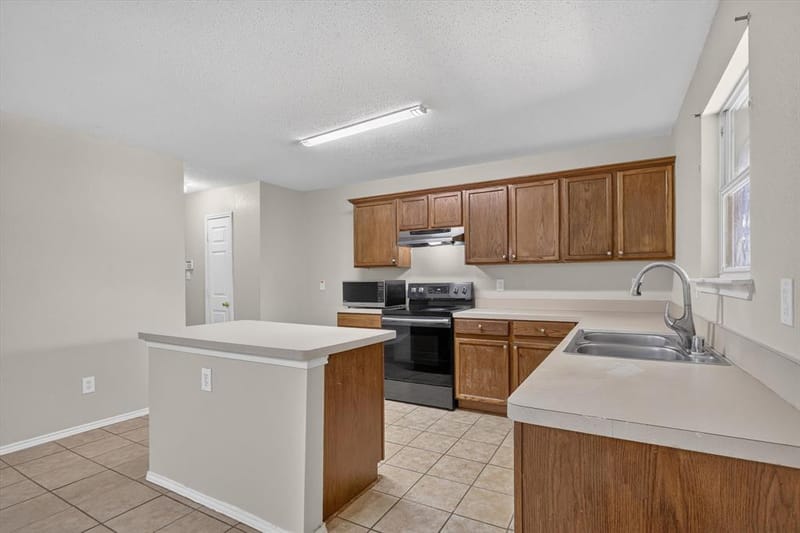2427 Arroyo Springs Drive, Grand Prairie TX 75052 - Photo 15