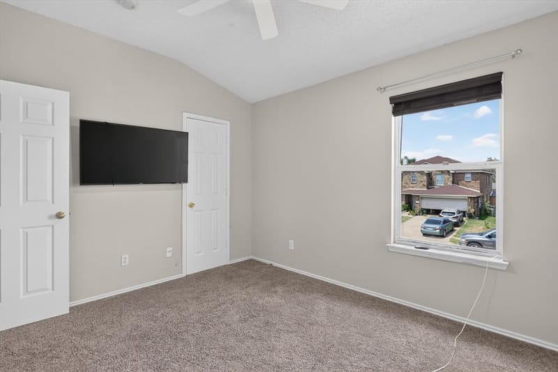 2427 Arroyo Springs Drive, Grand Prairie TX 75052 - Photo 29