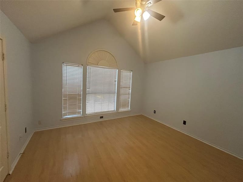 2114 Montclair Lane, Lewisville TX 75067 - Photo 9
