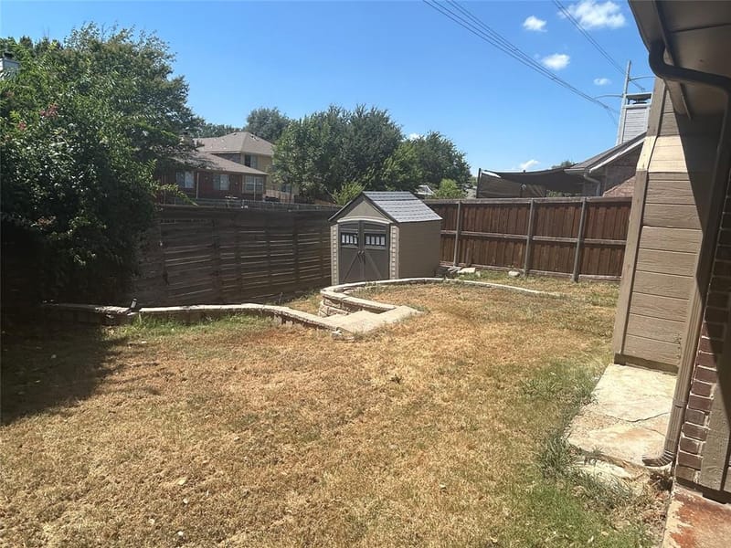 2114 Montclair Lane, Lewisville TX 75067 - Photo 14